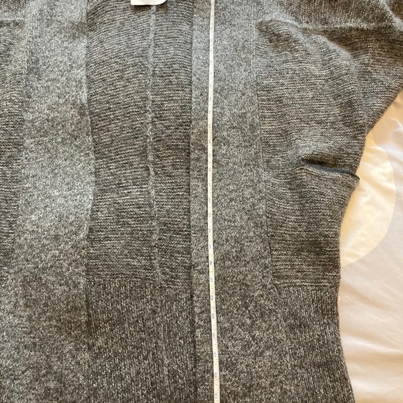 Aritzia | The Group Babaton |Grey Cardigan | Small - Picture 5 of 8
